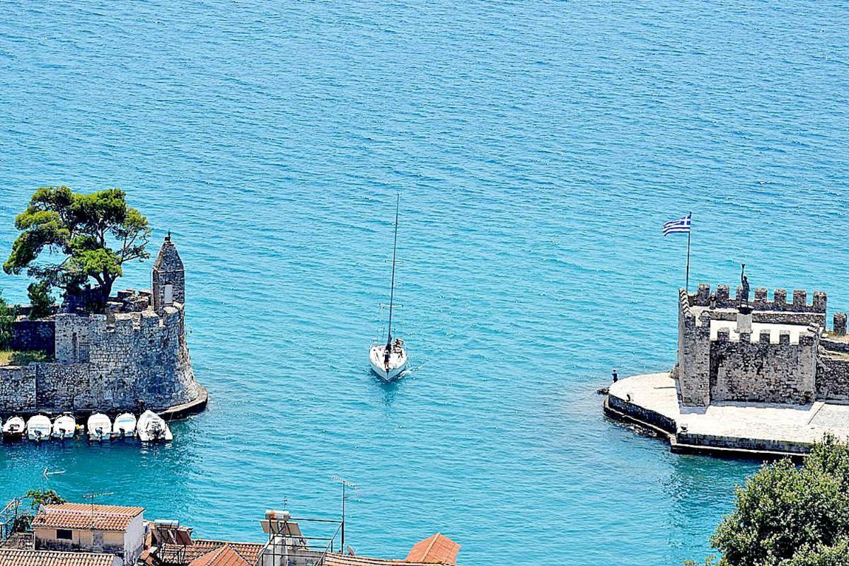 Nafpaktos-Luxury Suite Esterno foto